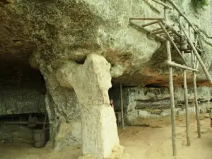 Cave dwelling: Scaffolding