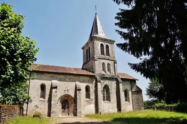 Église Saint-Étienne de Pluviers - Monument à Piégut-Pluviers