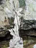 Statue of St. Michael, in the cave (© J.E)