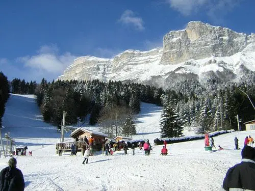 Горнолыжный курорт - Saint-Hilaire du Touvet - Занятие-досуг — Plateau-des-Petites-Roches