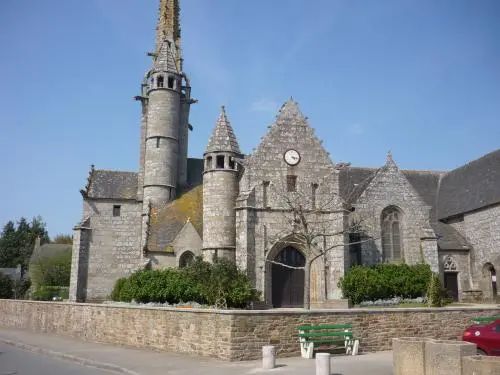 Église SaintMilliau Monument à Ploumilliau