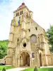 Fassade der Stiftskirche Saint-Hippolyte (© Jean Espirat)