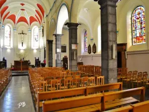 Inside die heilige Kirche Mary-Pevele