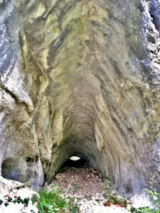 Grande grotta sud superiore numerata 2 (© JE)