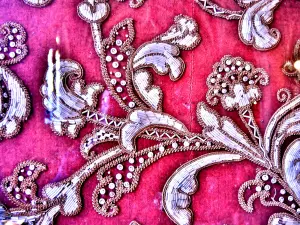 Detail of beadwork (© J.E)