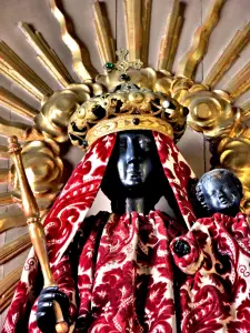 Detail of the face of the Black Madonna (© J.E)
