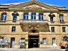 Façade du théâtre Bernard Blier (© J.E)