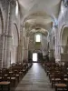 Interno della chiesa di Notre-Dame-de-la-Nativité