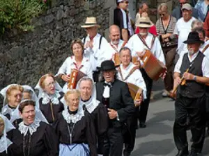 Festa da lavanderia, folk grupo