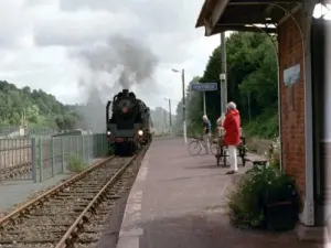 Steam of the Trieux arrives at the station