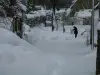 Une rue de Portbail enneigée