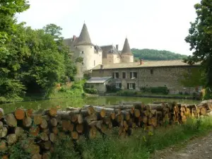 Outskirts of Castle Varennes Quincié