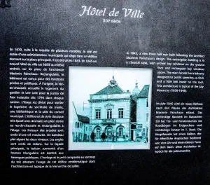 Informations sur l'hôtel de ville (© J.E)