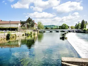 Große Brücke über die Loue bei Quingey (© J.E)