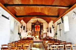 The interior of the Saint-Folquin church