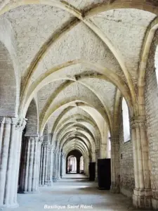 Saint-Remi - Bas-côté Sud de la nef (© Jean Espirat)