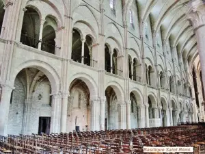 Saint-Rémi - Colonnes côté Nord (© Jean Espirat)