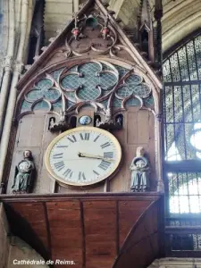 Cathédrale - Horloge du chapitre (© Jean Espirat)