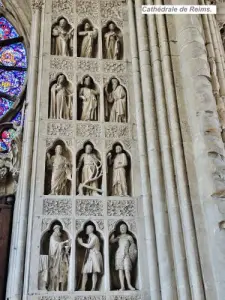 Cathédrale - Sculptures du revers de la façade (© Jean Espirat)