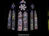 大聖堂 - 聖歌隊のステンドグラスの窓 - ©Jean Espirat