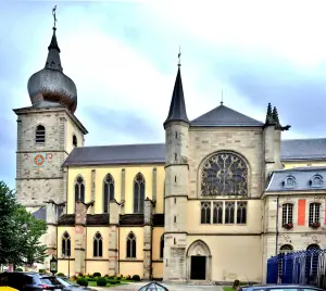 Südfassade der Kirche Notre-Dame (© JE)