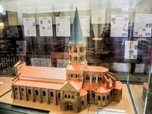 Model of St. Amable Basilica (© JE)