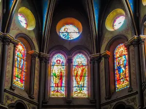 Saint-Amable的彩色玻璃（©J.E）
