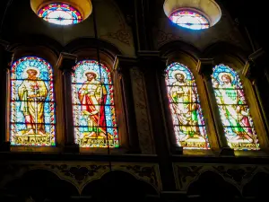 Stained glass windows of Saint-Amable (© J.E)