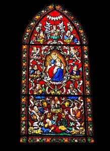 Stained glass window of Our Lady of Marthuret (© J.E)