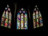 Vitraux de l'abside de Notre-Dame du Marthuret (© J.E)