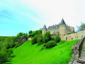 Het kasteel gezien vanaf de weg Remparts