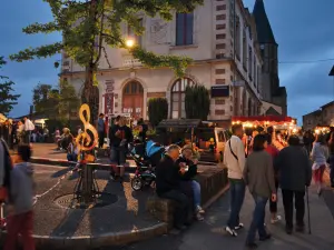 Nachtmarkt im Herzen der Sommer