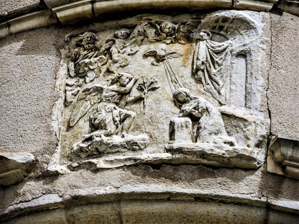 Rodez - Friesland on the house called the Annunciation (© J.E)