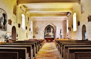 El interior de la iglesia de Saint-Loup.