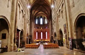 Das Innere der Stiftskirche