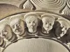 Detail of the pillar heads - North face (© Jean Espirat)