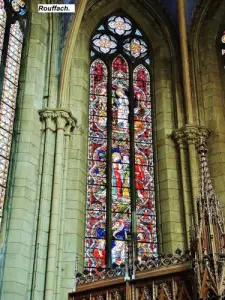 Gebrandschilderd glas van de kerk (© Jean Espirat)