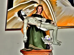 Pietà in the church (© J.E)