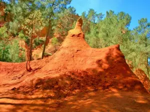 Monticule d'ocre (© Jean Espirat)