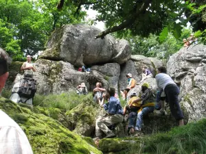 Rocher du Diable, départ de randonnée pour la Rigole du Diable et la tourbière de la Mazure