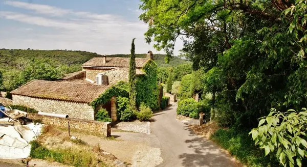 Sabran - Guía turismo, vacaciones y fines de semana en Gard