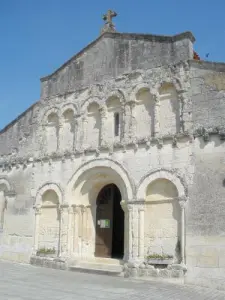 第十二届圣欧拉莉罗马式教堂