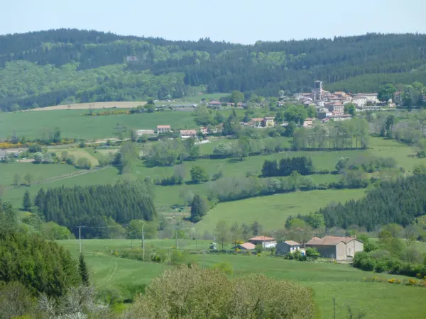 Saint-Amant-Roche-Savine - Guía turismo, vacaciones y fines de semana en Puy-de-Dôme