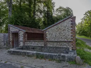 Washhouse of Saint-Aubin-sur-Yonne