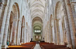 O interior da Abadia de Fleury
