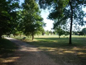 Espace loisirs Marcel Rozier (© OT Val de Saône Chalaronne)