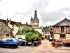 Saint-Fargeau - Tour de l'horloge, vue de la ville ancienne (© J.E)