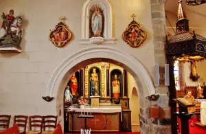 Dentro da igreja Saint-Gérand