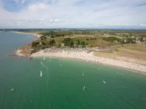 Vue aérienne de la plage des Govelins