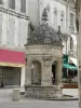 泉Pilori de Saint-Jean-d'Angély - 建筑物在Saint-Jean-d'Angély
